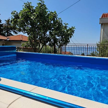 Apartments With Swimming Pool 9X4M سيلتسي المظهر الخارجي الصورة