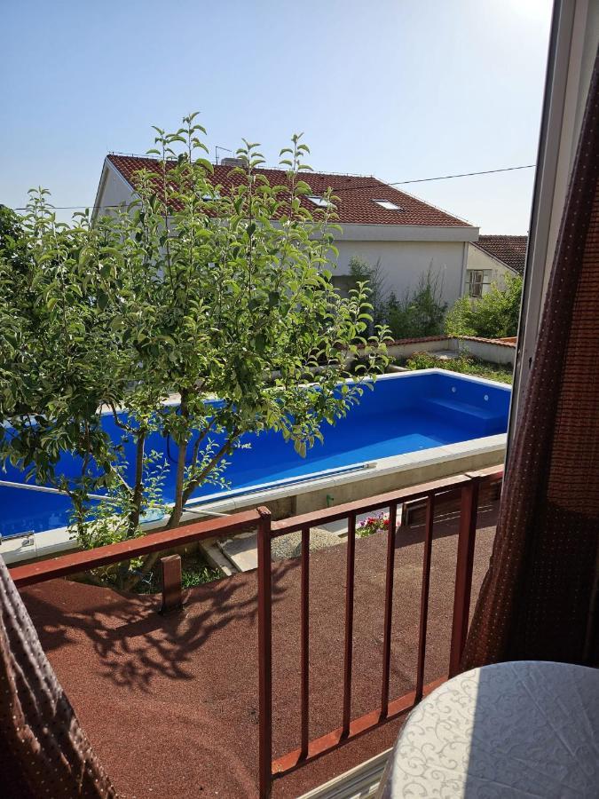Apartments With Swimming Pool 9X4M سيلتسي المظهر الخارجي الصورة