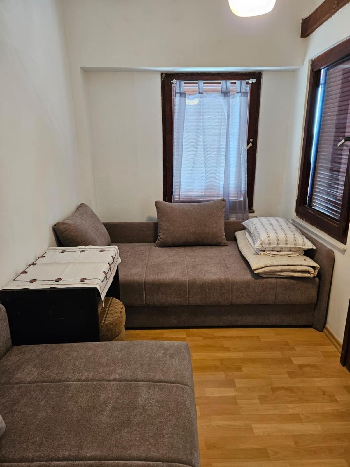 Apartments With Swimming Pool 9X4M سيلتسي المظهر الخارجي الصورة